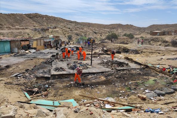 Talara: Incendio consume 14 viviendas y deja a familias en la calle 