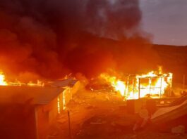 Talara: Incendio consume 14 viviendas y deja a familias en la calle