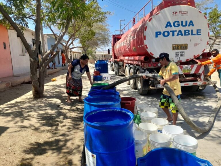 Firman convenio para mejorar suministro de agua potable en Piura