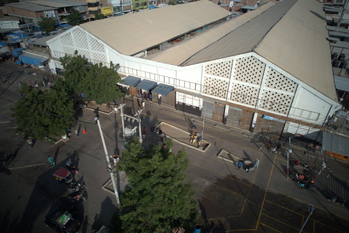 1200 ambulantes son desalojados de la zona del boulevard en el Complejo de Mercados.