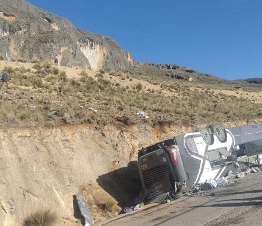 Tragedia en Ayacucho: despiste de bus deja 13 muertos y 14 heridos. Foto: Facebook.