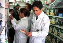 Decano de Químicos Farmacéuticos: "Existe demanda de profesionales en el área hospitalaria".