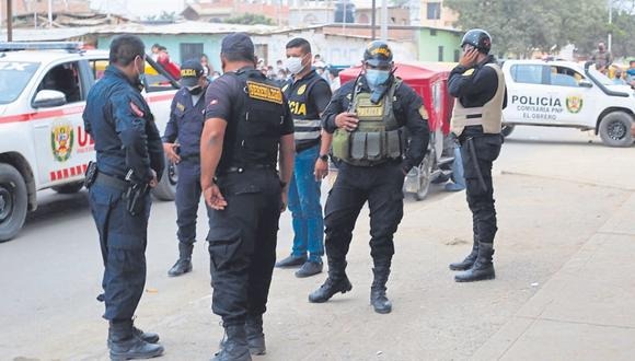 Asaltan a hermanos en vía Piura – Sechura y se llevan 20 mil soles en efectivo Asaltan a hermanos en vía Piura - Sechura y se llevan 20 mil soles en efectivo