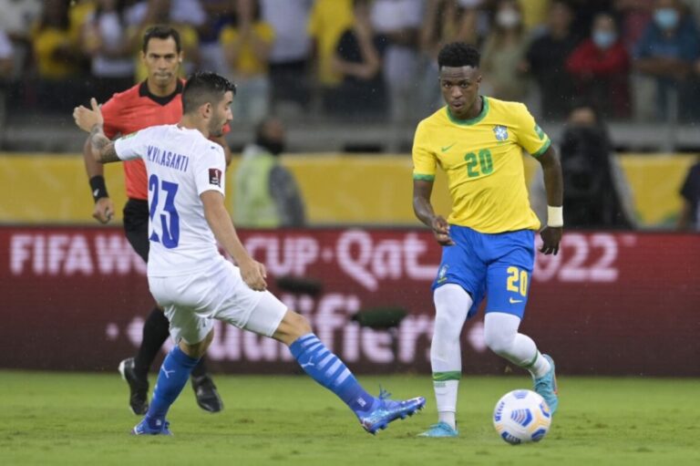 Brasil se enfrenta a Paraguay con la obligación de ganar