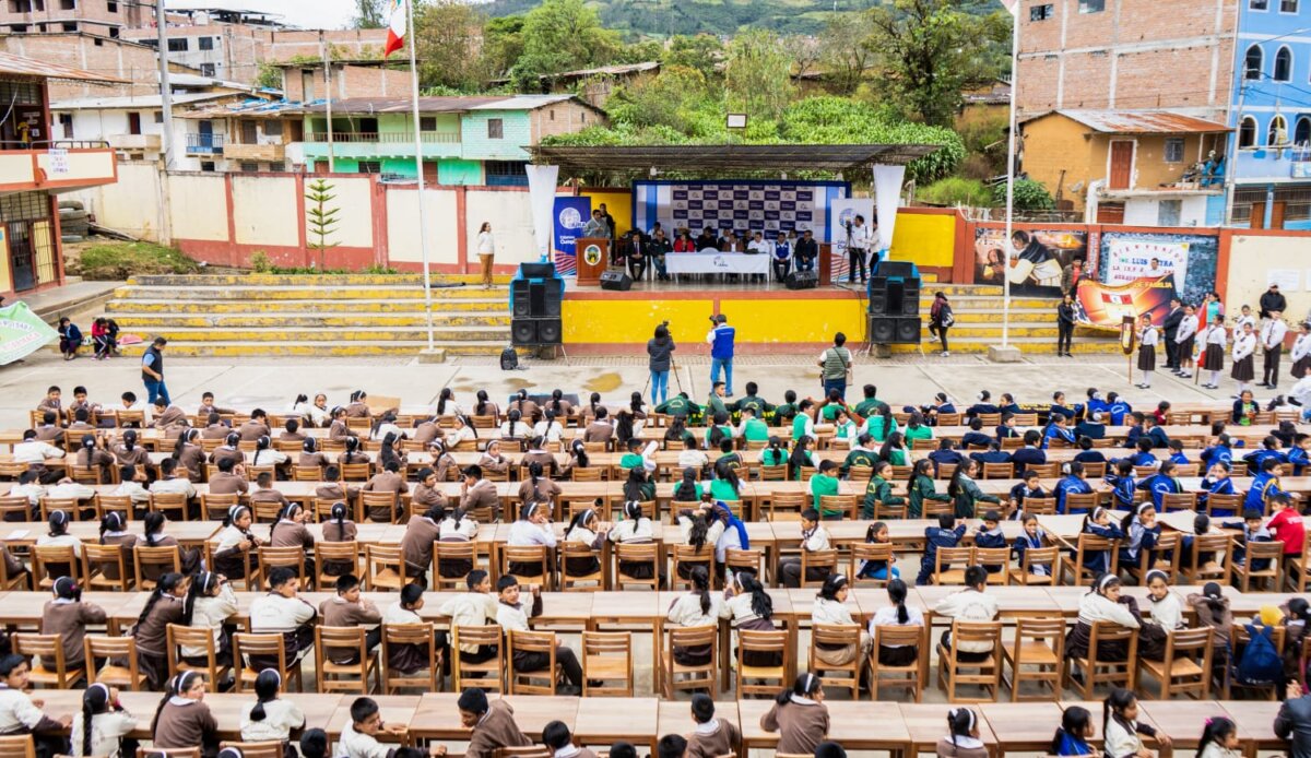 Gobernador Luis Neyra: «Entre el 2018 y 2022 se devolvió más de 3 mil millones de soles y ahora no nos podemos dar ese lujo” Gobernador Luis Neyra Entre el 2018 y 2022 se devolvió más de 3 mil millones de soles y ahora no nos podemos dar ese lujo”