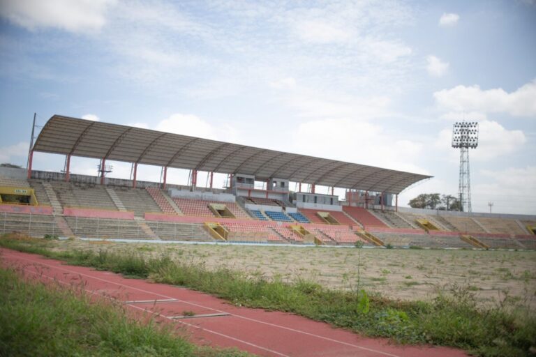 Gobernador Luis Neyra reitera su compromiso de construir el Estadio Miguel Grau