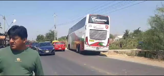 La Arena: Accidente de tránsito entre bus interprovincial y automóvil deja una mujer herida