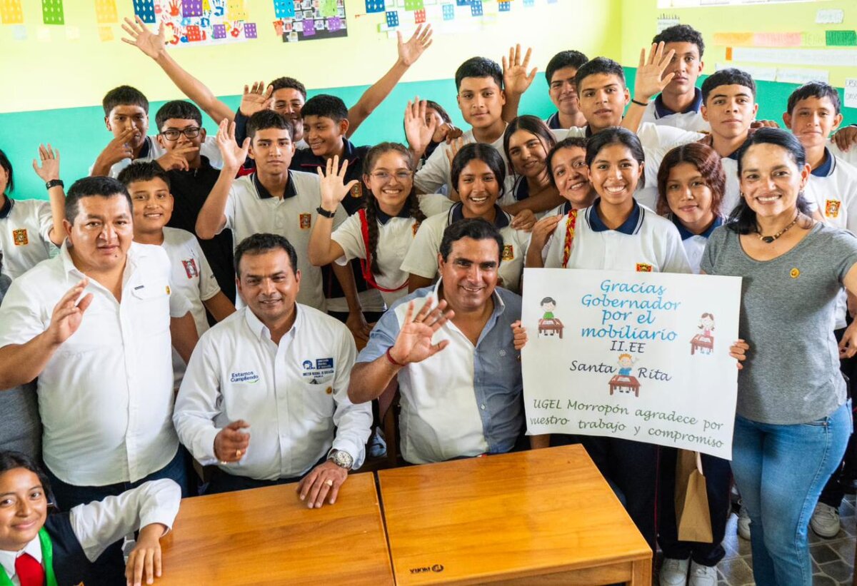 Morropón: 851 estudiantes se benefician con entrega de mobiliario nuevo Morropón 851 estudiantes se benefician con entrega de mobiliario nuevo