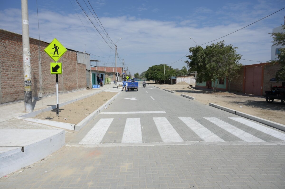Piura: culminan pavimentación de 15 calles en A.H. La Molina Piura: culminan pavimentación de 15 calles en A.H. La Molina