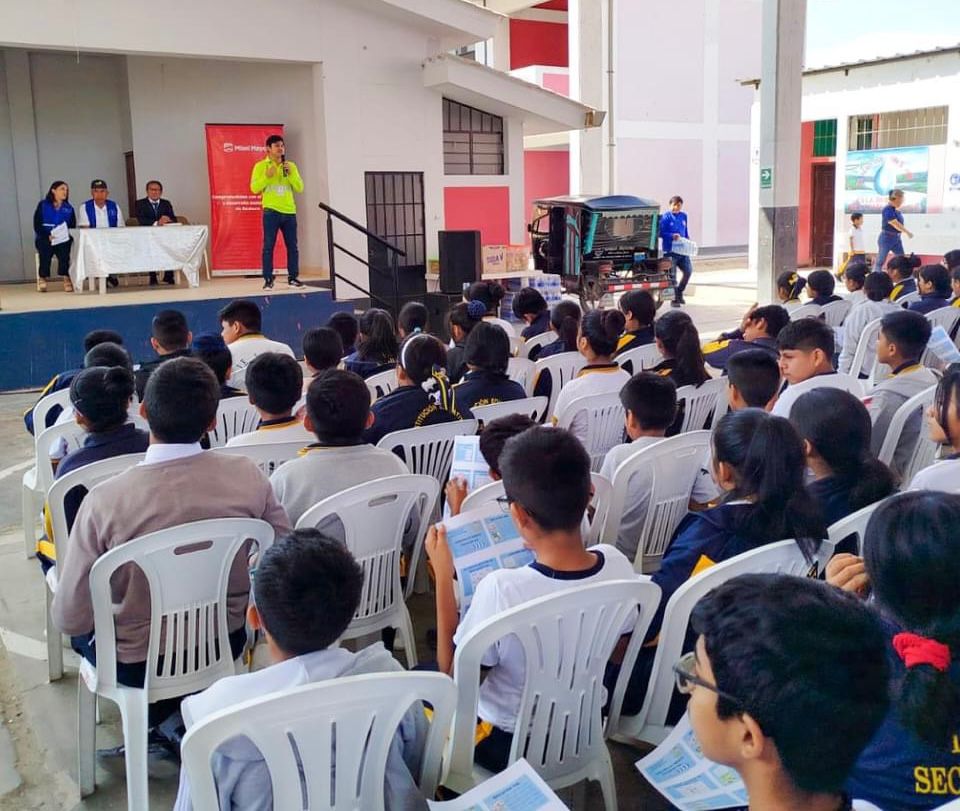 Sechura: 300 estudiantes y 40 conductores se beneficiaron con capacitación sobre seguridad vial Sechura 300 estudiantes y 40 conductores se beneficiaron con capacitación sobre seguridad vial