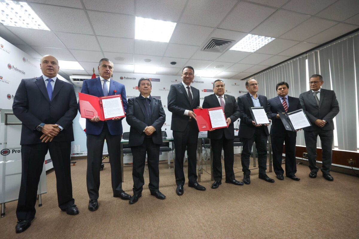 Sechura: Firman adenda para iniciar la producción de fertilizantes a base de roca fosfórica en Bayóvar Sechura Firman adenda para para iniciar producción de fertilizantes en base a roca fosfórica en Bayóvar