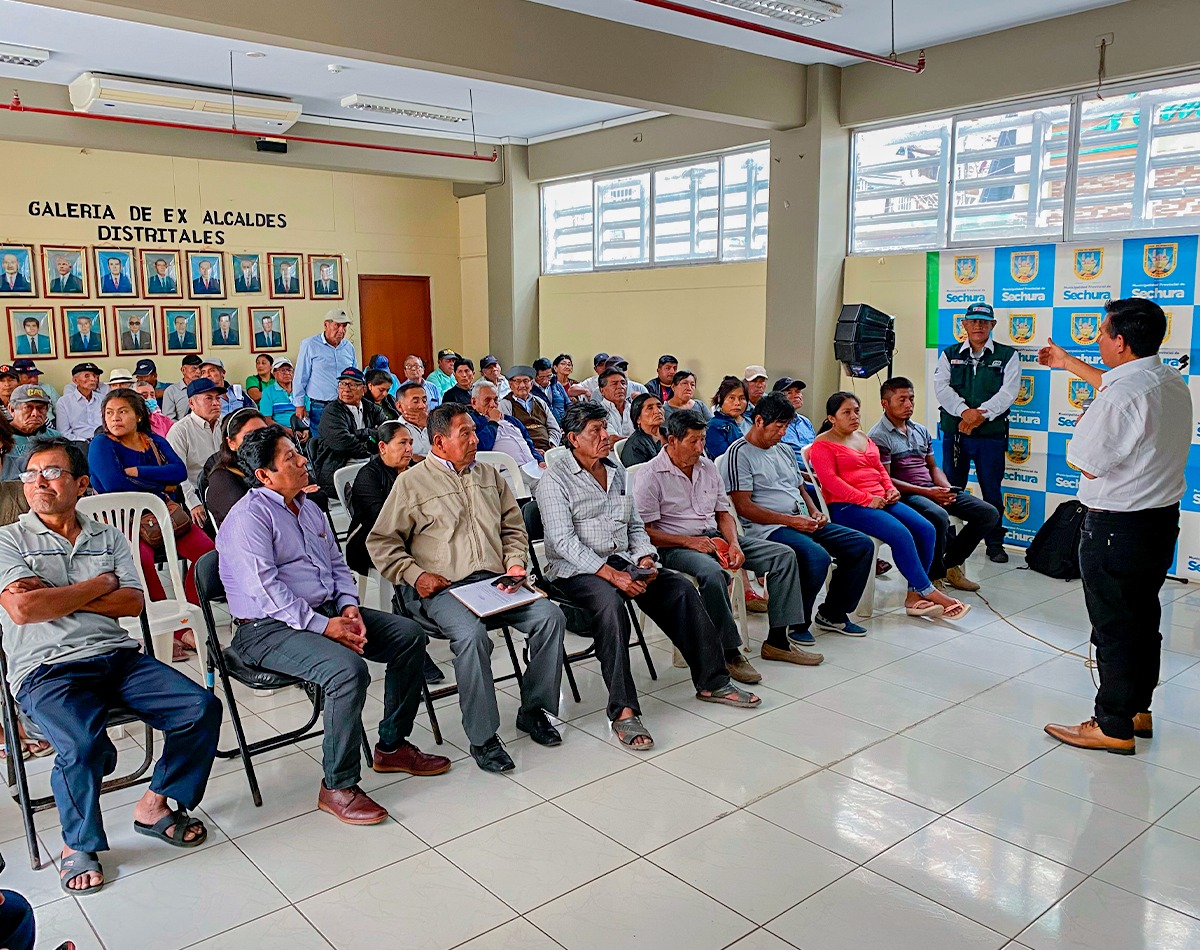 Sechura: agricultores participan de simposio «Manejo Técnico del Cultivo de Arroz» Sechura: agricultores participan de simposio "Manejo Técnico del Cultivo de Arroz"