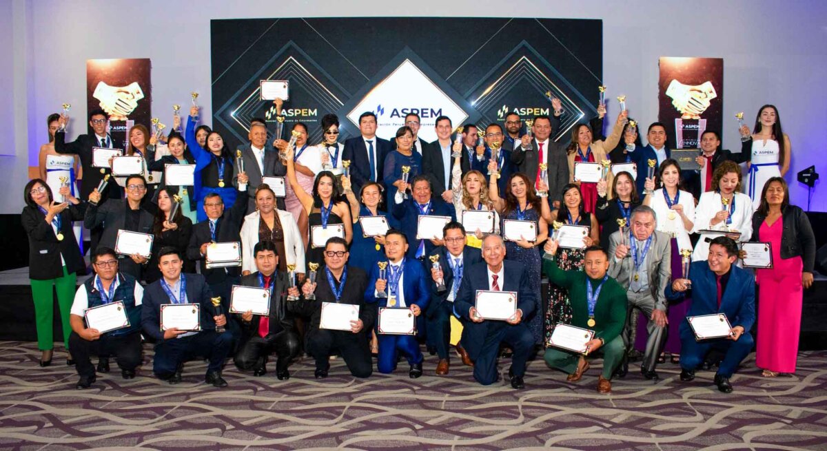 Agencia de comunicaciones Totem Multimedia recibe el Premio INNOVA 2024 de ASPEM en Lima