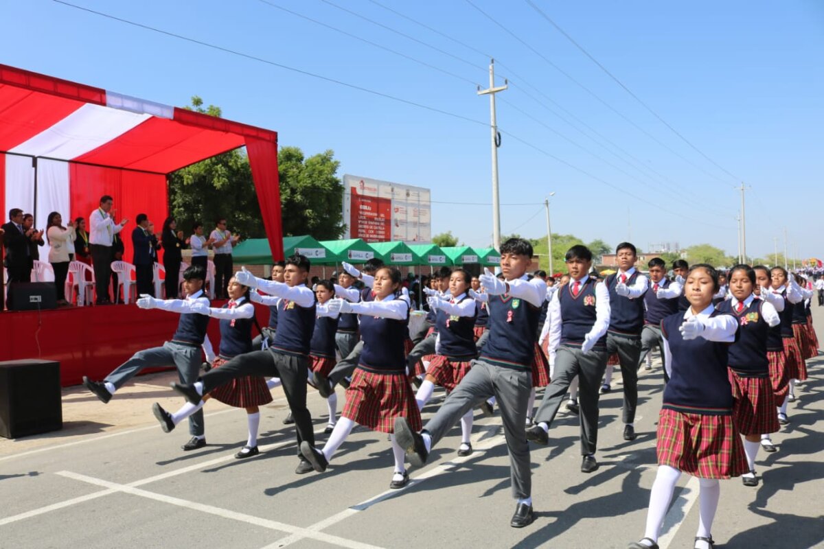 Castilla: Realizarán dos desfiles escolares para celebrar las Fiestas Patrias Castilla Realizarán dos desfiles escolares para celebrar las Fiestas Patrias