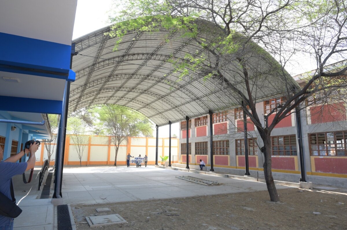 Catacaos: Finalizan los trabajos de renovación en la I.E. Mariano Díaz Catacaos Finalizan los trabajos de renovación en la I.E. Mariano Díaz