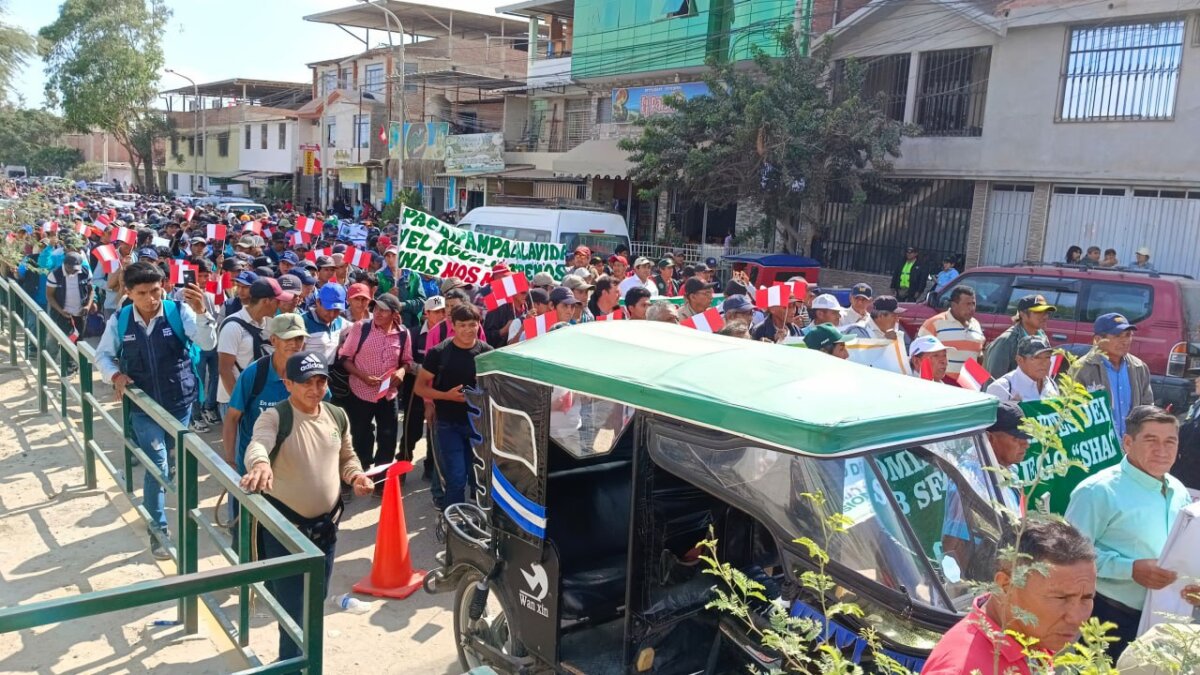 Gobernador Regional De Piura Muestra Su Respaldo A Las Comunidades