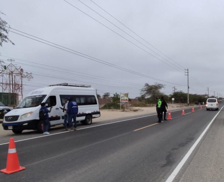 Intensifican operativos en carreteras para combatir la informalidad del transporte en estas Fiestas Patrias