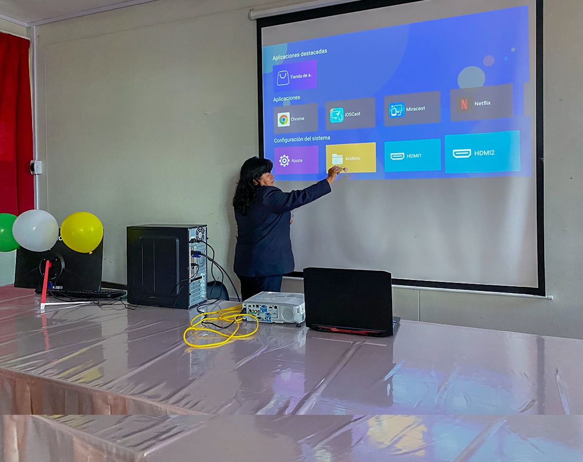 Sechura: I.E. Complejo Educativo Bernal se beneficia con entrega de mobiliario y equipamiento Sechura I.E. Complejo Educativo Bernal se beneficia con entrega de mobiliario y equipamiento