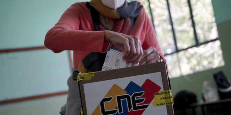 Solo hay 659 venezolanos habilitados para votar en las elecciones de su país