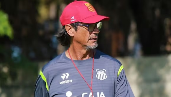 Técnico del Atlético Grau cree que hay influencias externas tras recibir una severa sanción