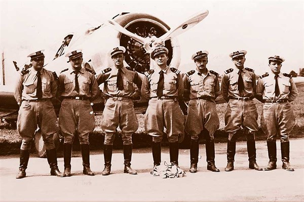 Fotografía histórica de José Abelardo Quiñones, piloto peruano