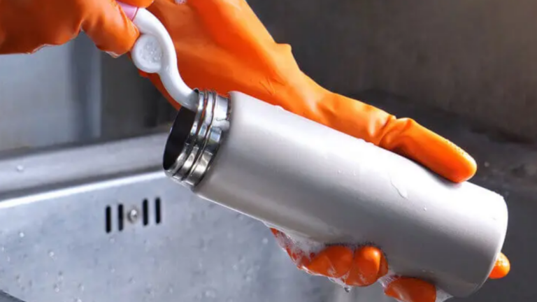 ¿Cómo limpiar un termo de acero inoxidable? Estos trucos te ayudarán