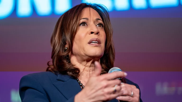 Quién es Kamala Harris, la favorita para reemplazar a Joe Biden