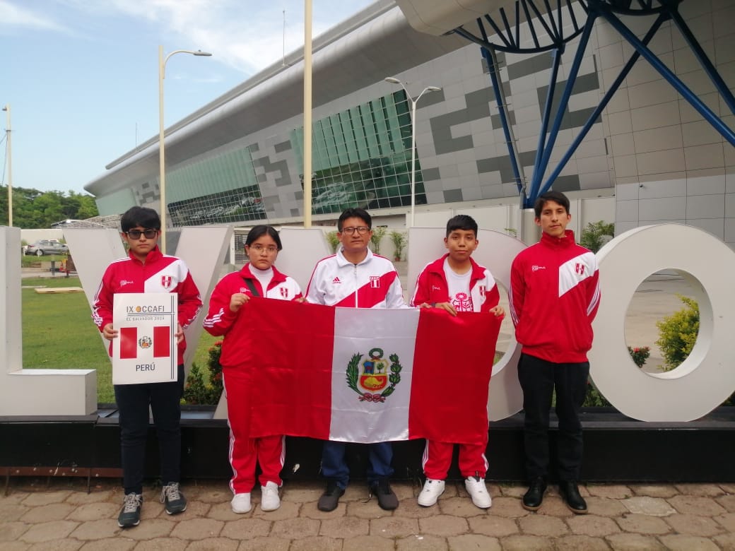 Docente piurano formó parte de la delegación nacional que consiguió ganar la Olimpiada de Física en El Salvador Profesor piurano lidera delegación nacional que consiguió medallas en Olimpiada de Física