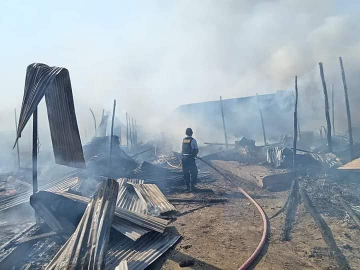 Sullana: voraz incendio consume 40 viviendas y deja a cuatro personas heridas Sullana: voraz incendio consume 40 viviendas y deja a cuatro personas heridas