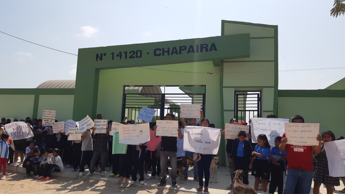 Alumnos, padres de familia y docentes de la I.E. 14120 de Chapairá ...