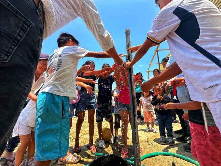 Castilla 150 familias de Villa Bicentenario se benefician con proyecto de agua