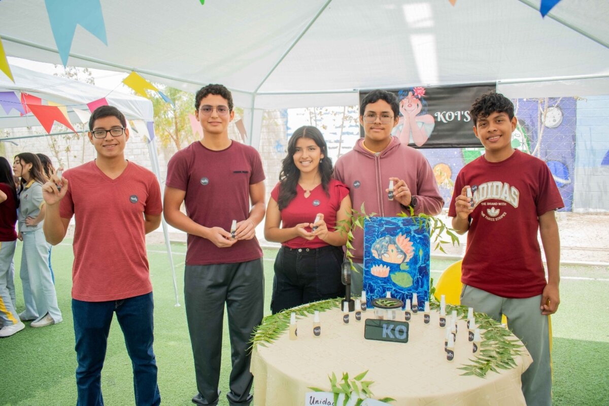 Jóvenes emprendedores de Futura Schools crean repelente natural contra zancudos