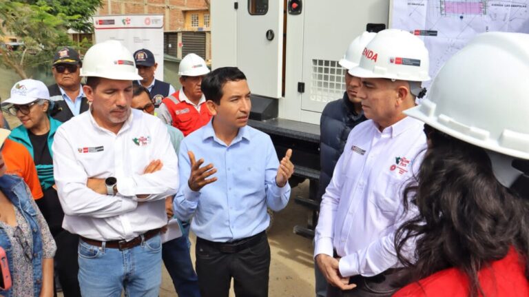 Piura Ministro de Vivienda supervisó el SARE Cinco Esquinas para asegurar su correcto funcionamiento