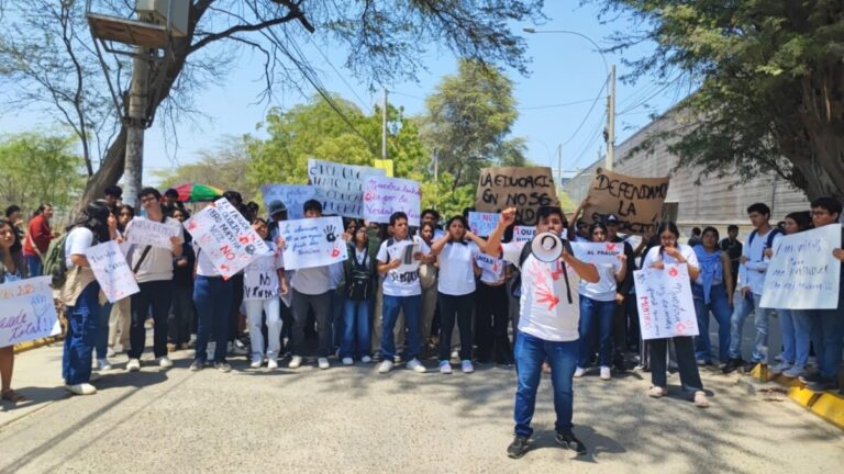 Postulantes de la UNP exigen anulación del examen de admisión ante presuntas irregularidades