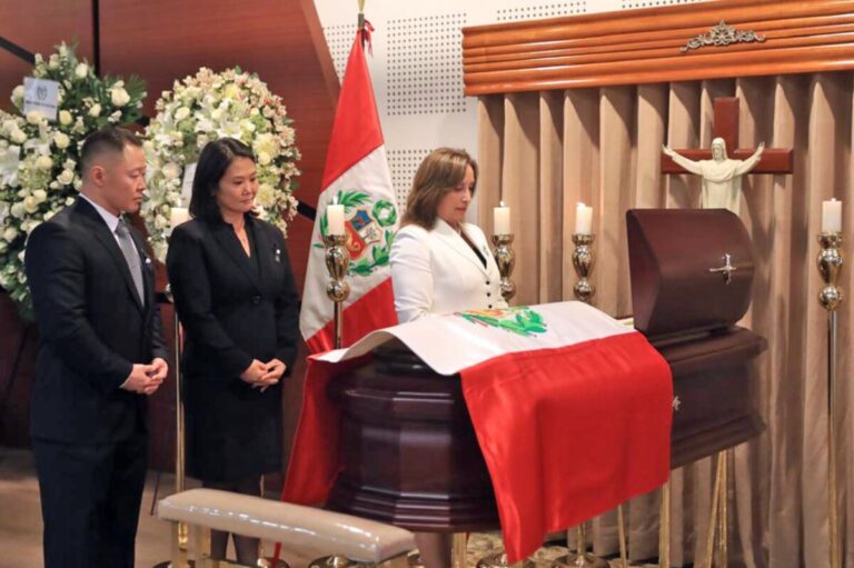 Presidenta Dina Boluarte recibirá cortejo fúnebre de Alberto Fujimori en Palacio de Gobierno