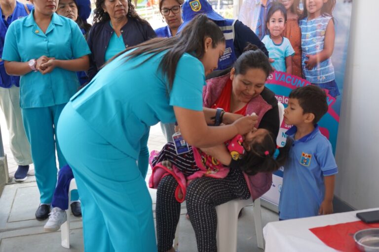 Sechura inician campaña de vacunación contra la polio y sarampión