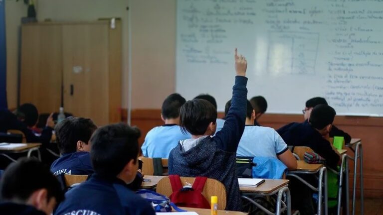 Solo el 27% de los colegios de Piura tiene acceso a agua, luz y desagüe en simultáneo