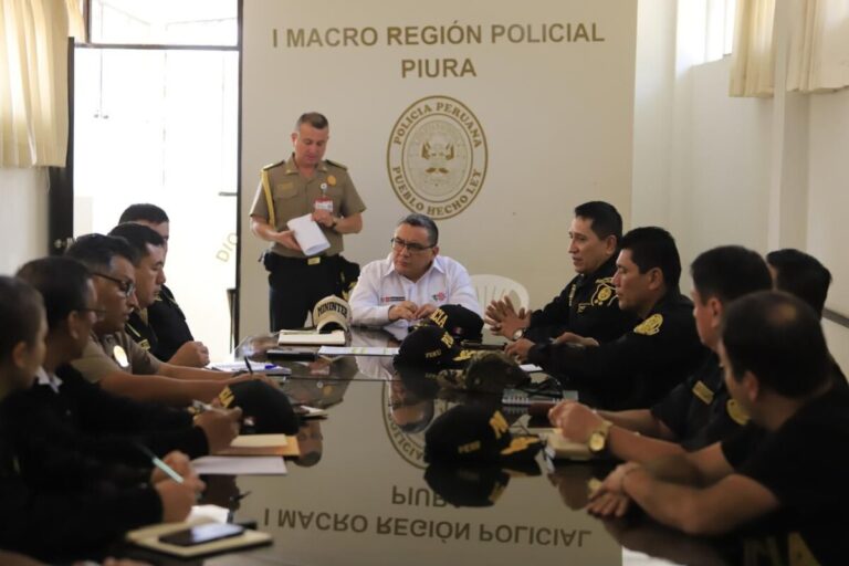 Sullana ministro del Interior ordena cambiar a todos los policías de la provincia