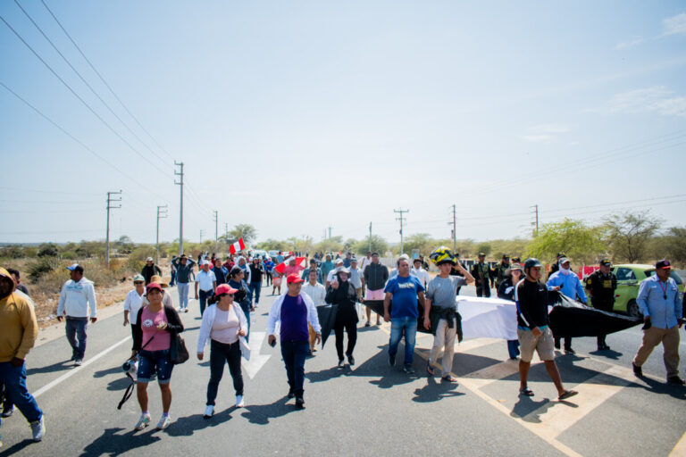 Paro nacional de transportistas: manifestantes protestaron en el óvalo Piura-Chulucanas