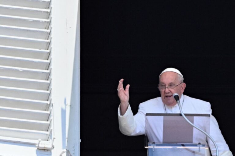 El Papa Francisco canoniza a 14 nuevos santos