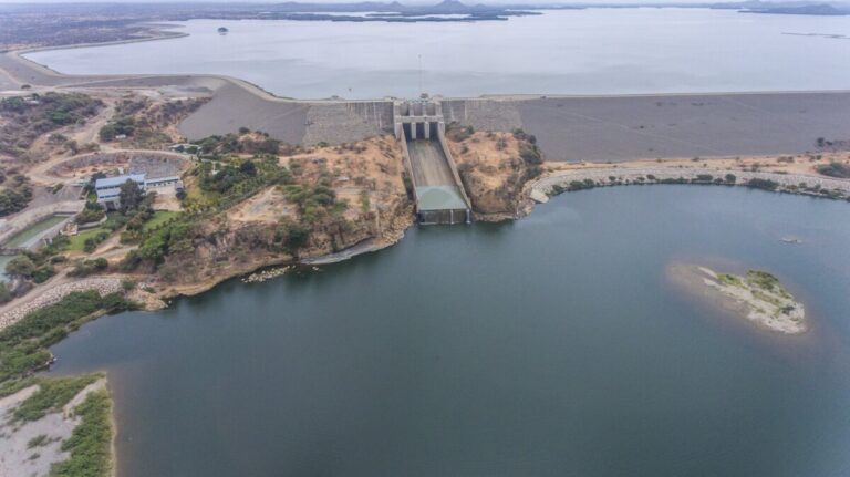 Proyecto Especial Chira Piura garantiza suministro de agua para uso poblaciones hasta el mes de diciembre