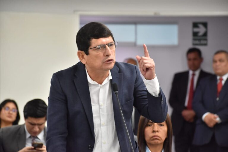 Agustín Lozano queda en libertad Quinta Sala Penal de Apelaciones revoca prisión preliminar