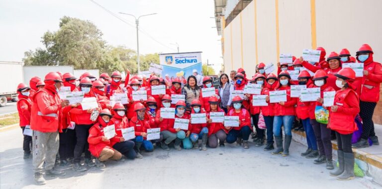 Culminan labores de limpieza y mantenimiento de la trocha carrozable dren Sechura