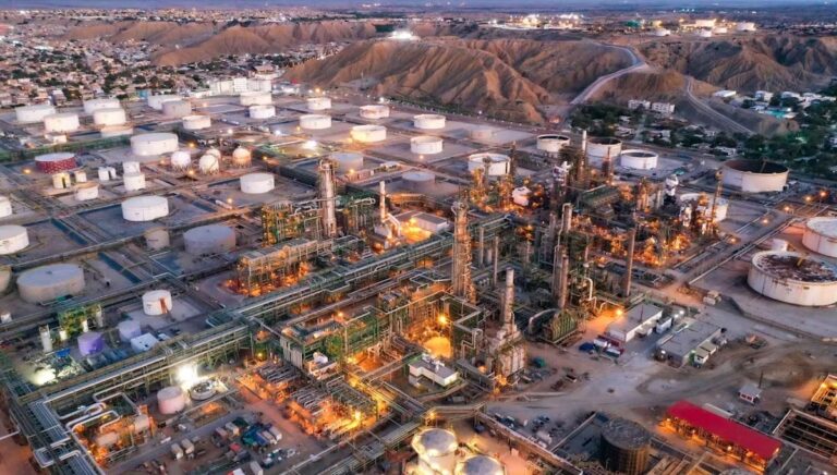 Recursos destinados a Petroperú podrían haber financiado 95 hospitales en el Perú, según el IPE