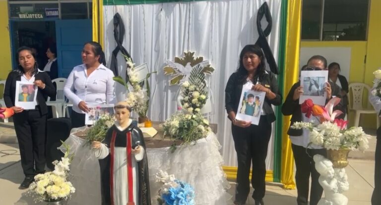 Sechura I.E. San Jacinto realiza rinde homenaje a estudiantes que perdieron la vida en accidente de tránsito