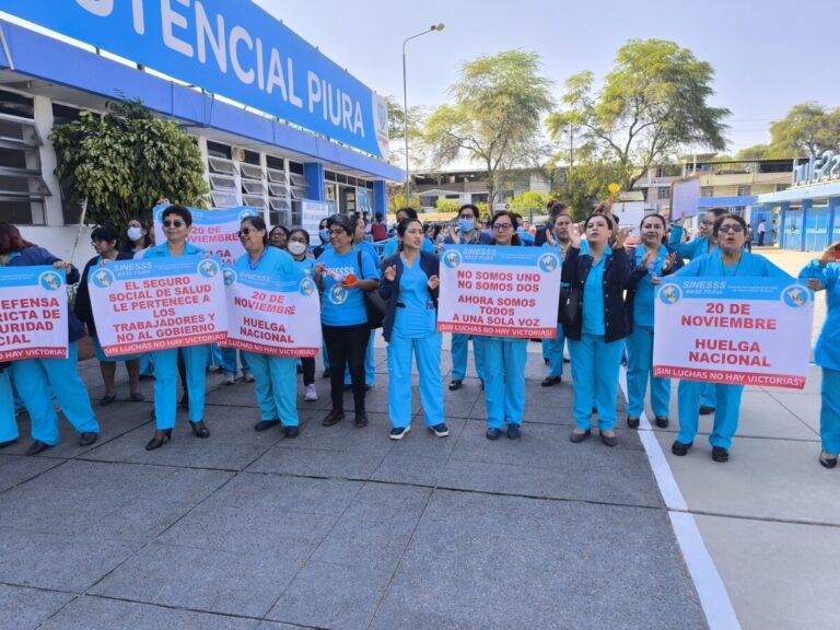 Trabajadores de EsSalud Piura acatan una huelga nacional de 24 horas