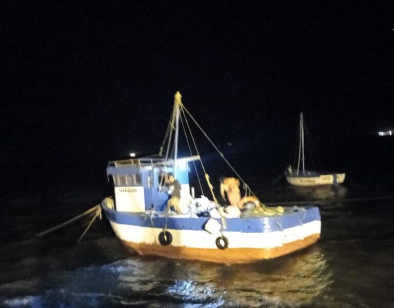 22 pescadores del distrito de Lobitos permanecen en altamar resguardando sus botes