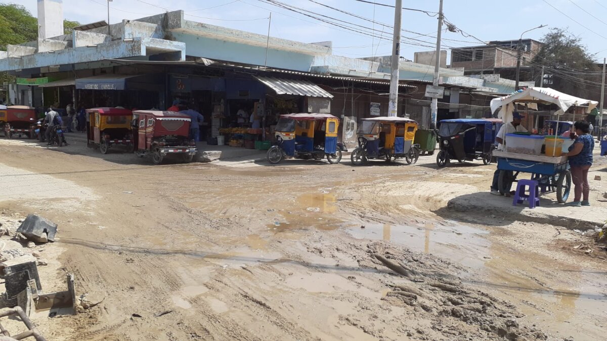 Piura: vecinos de la Urb. San José exigen solución urgente al colapso ...