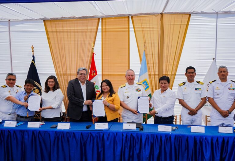 Sechura firman convenio para la creación de la Capitanía de Puerto en Parachique