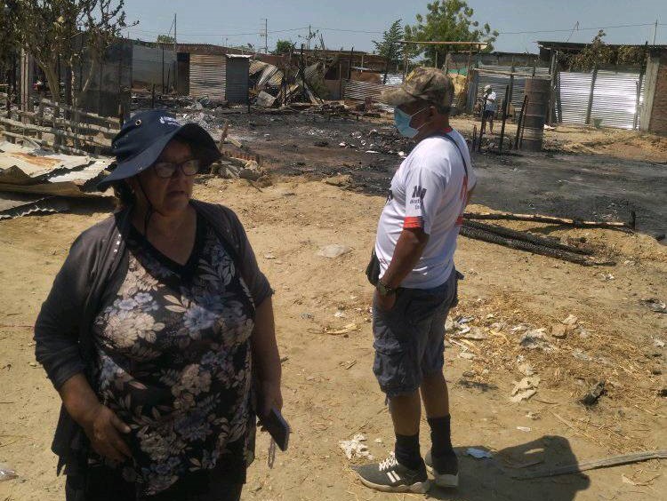 Sullana incendio consume ocho viviendas en el sector Las Colinas